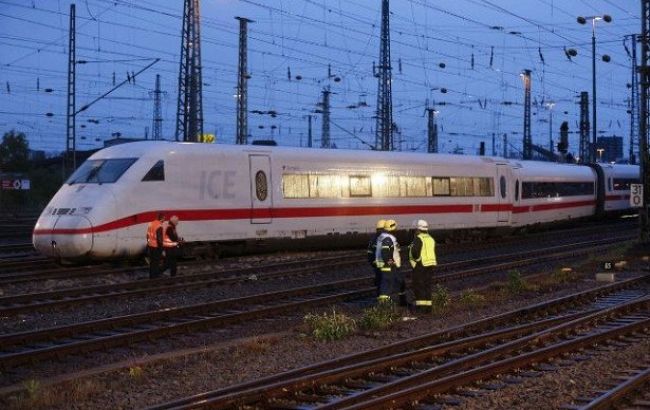 В Швейцарии с рельсов сошел высокоскоростной поезд
