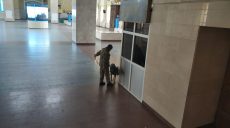 Сообщения о минировании железнодорожного вокзала в Харькове не подтвердились