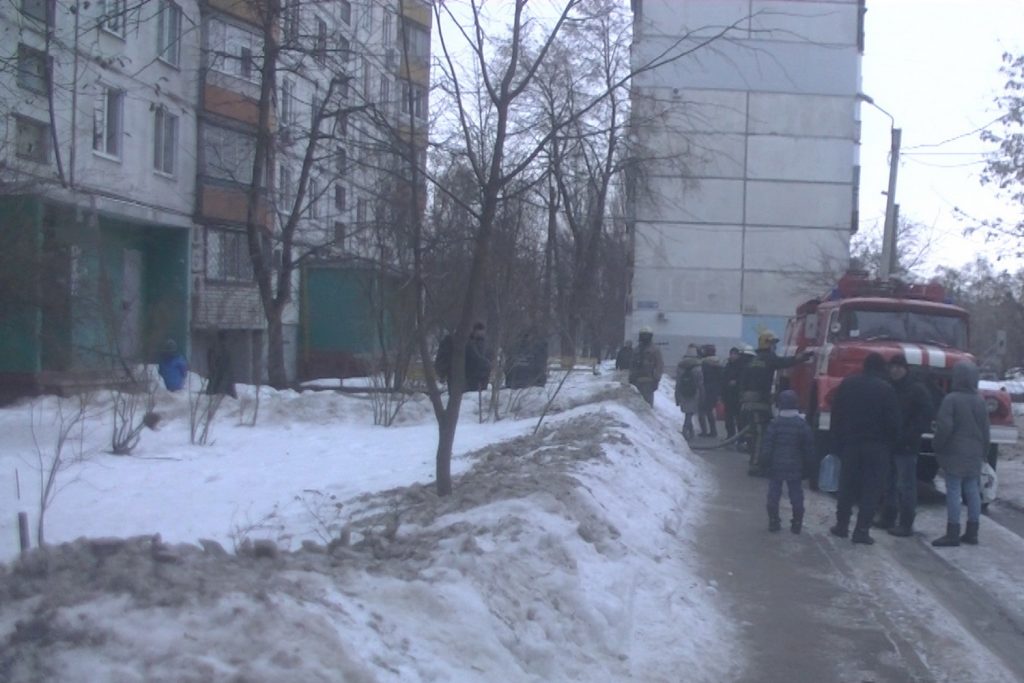 В Харькове горела многоэтажка: погиб мужчина (фото, видео)