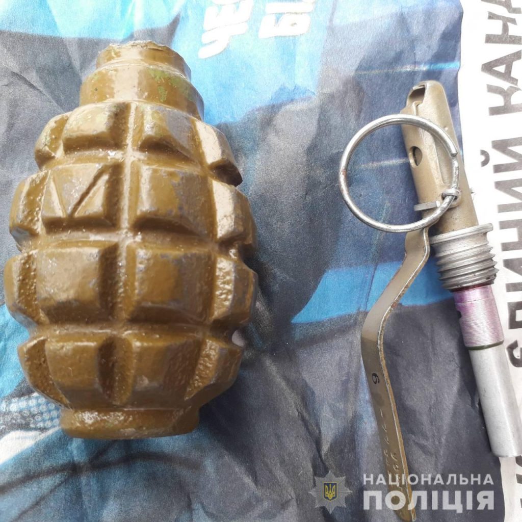 У жителя Харьковщины изъяли гранату (фото)