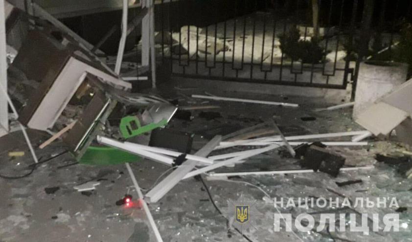 В Харькове ночью взорвали два банкомата