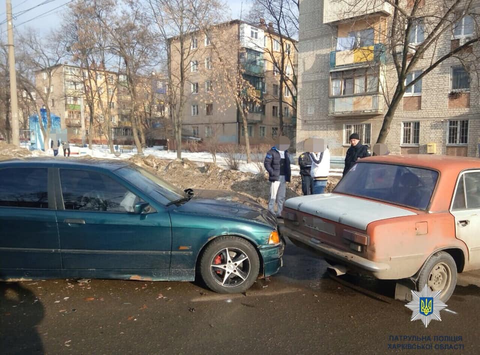 На проспекте Александровском ВАЗ не пропустил BMW (фото)