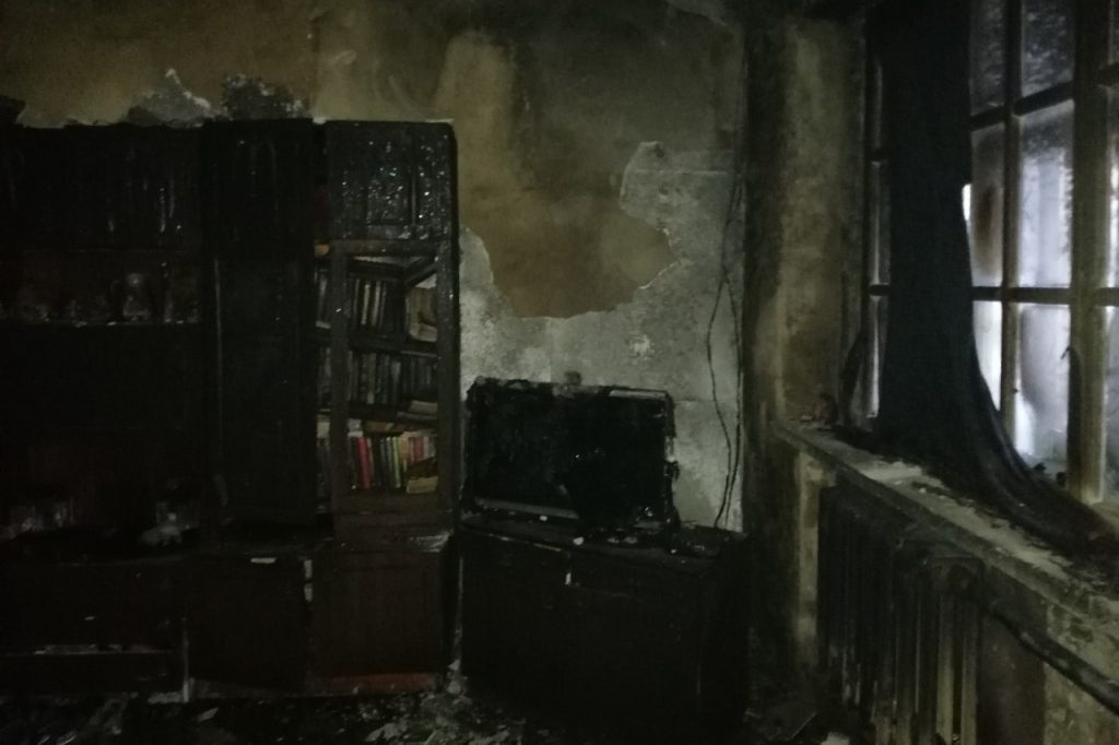 На Харьковщине на пожаре пострадал молодой человек (фото)