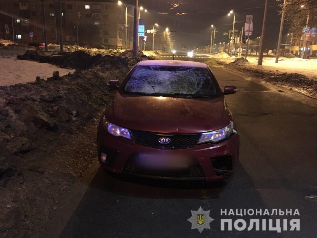 В Харькове сбит пешеход, который переходил дорогу на запрещающий сигнал светофора