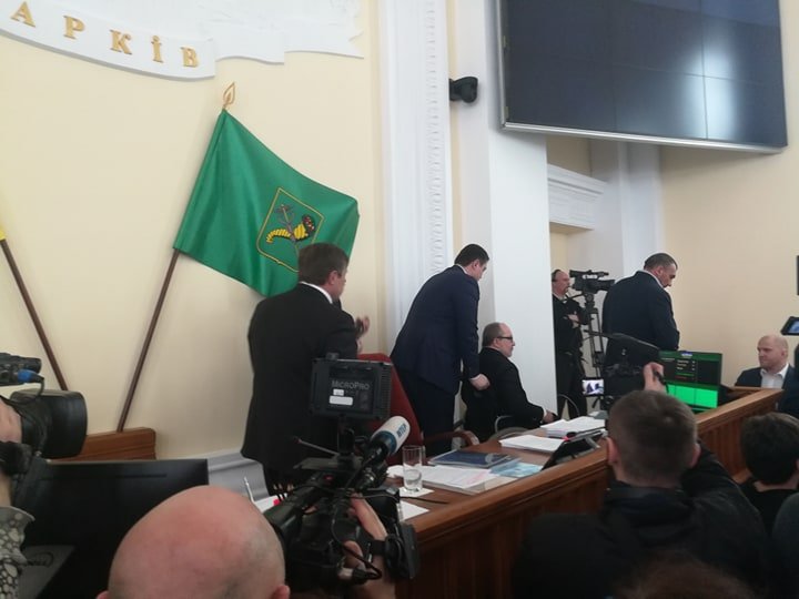 Харьковский горсовет поддержал решения исполкома о повышении тарифов. Заседание сорвано