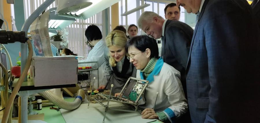 Светличная встретилась с коллективом завода «Коммунар»