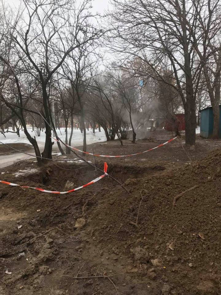 На Алексеевке многоэтажку заполонил горячий пар (фото, видео)