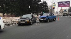 В центре Харькова ВАЗ протаранил Toyota (фото)