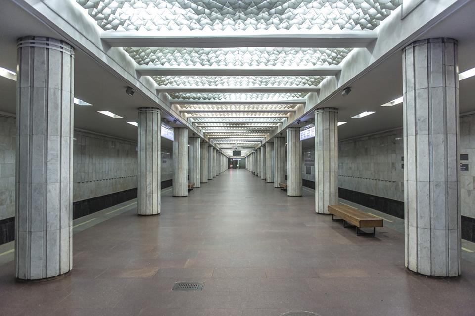 В Харьковском метро мужчина упал на рельсы