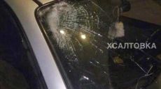 На Сумской сосулька разбила лобовое стекло автомобиля
