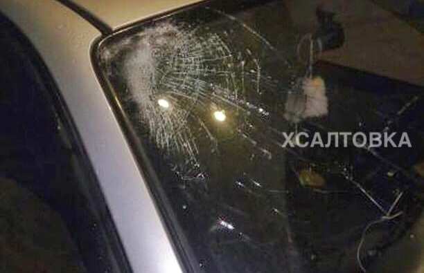 На Сумской сосулька разбила лобовое стекло автомобиля