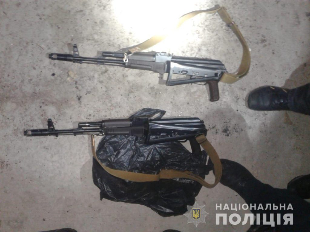 В Харькове силовики задержали банду с арсеналом оружия (фото, видео)