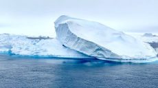 Как два Нью-Йорка: в Антарктиде раскалывается айсберг