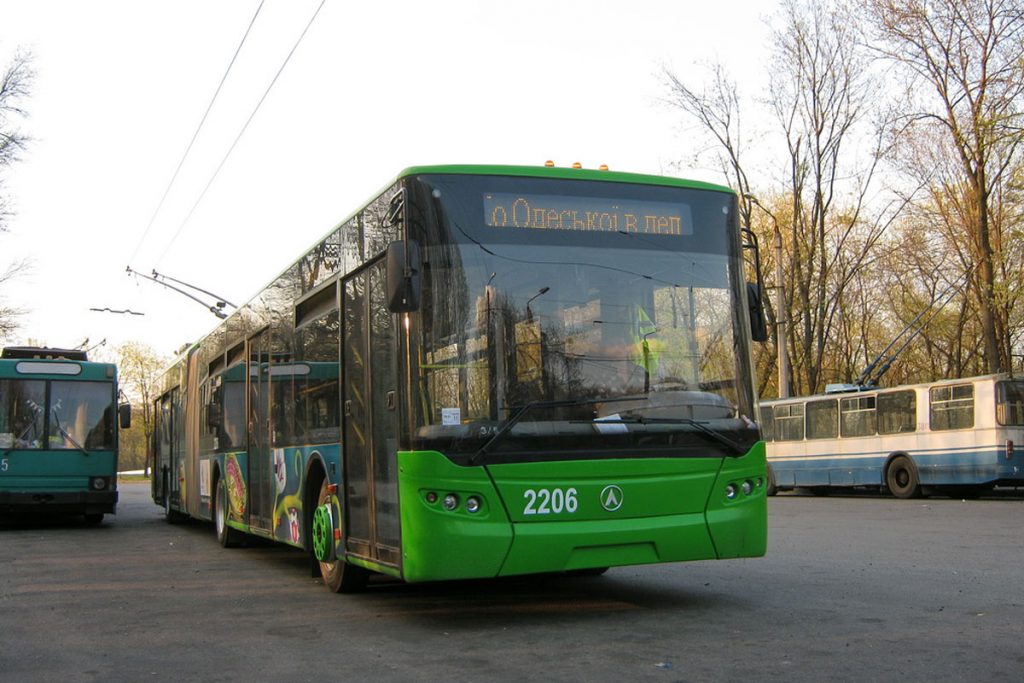 С 20 февраля проезд в троллейбусах и трамваях Харькова — 4 гривны