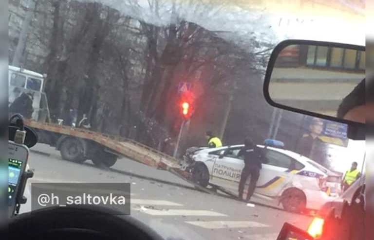 На Гвардейцев Широнинцев столкнулись Lexus и патрульная Toyota (фото)