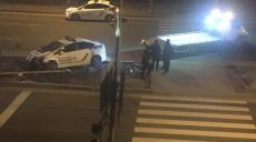 В Харькове автомобиль патрульной полиции столкнулся со светофором (фото)