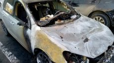 В Харькове ночью сгорели три дорогие иномарки