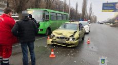 На Тракторостроителей столкнулись Daewoo и Audi A-6 (фото)