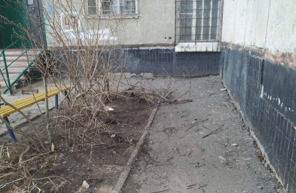 На Широнинцев 18-летняя наркозависимая девушка спрыгнула с крыши (фото)