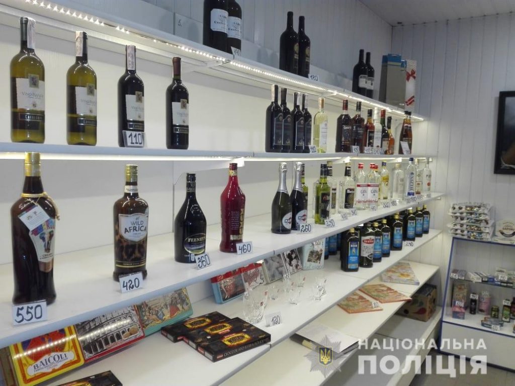 Полиция Харькова проверяет объекты торговли спиртными напитками