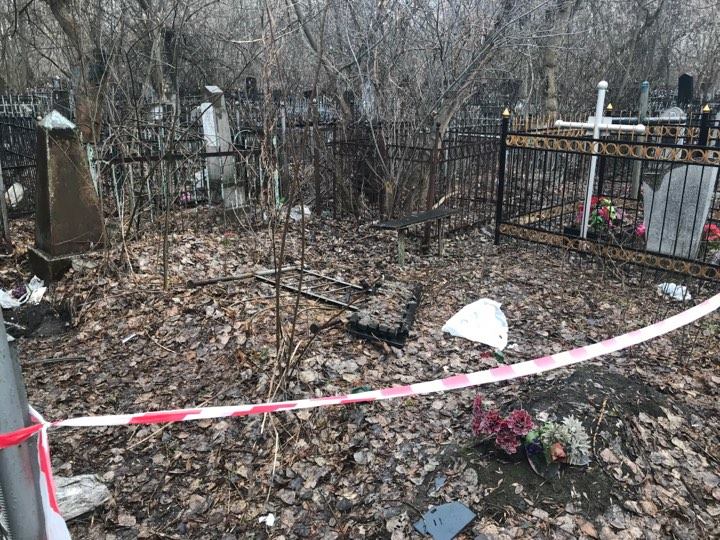 Полиция сообщила подробности обнаружения мертвого младенца на кладбище в Харькове