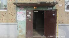Дочь нашла в квартире 82-летнюю мать мертвой, с проломленной головой