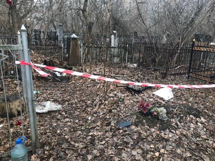У Харкові на цвинтарі знайшли тіло немовляти (відео)