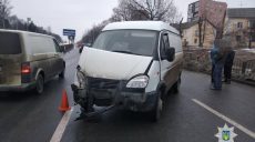 В Харькове в ДТП попал маршрутный автобус (фото)