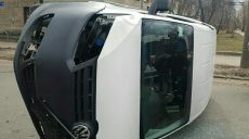 На перекрестке улиц Мира — Северина Потоцкого — тройное ДТП с переворотом (фото)