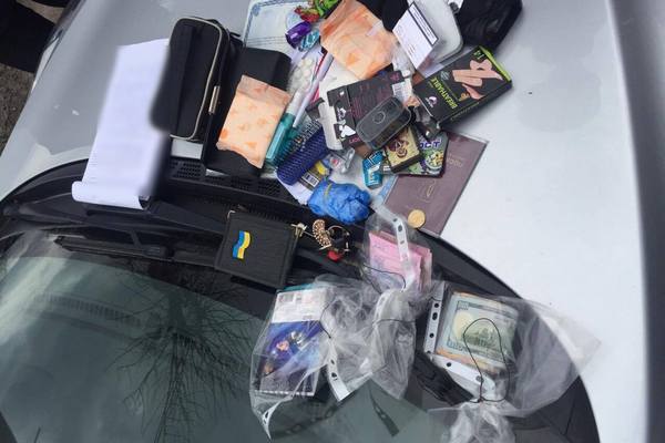 В Харькове задержали луганчанку за попытку подкупа банковского клерка