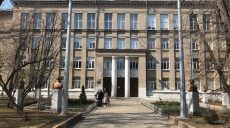 На участке в Шевченковском районе растет количество избирателей, которые спешат проголосовать (фоторепортаж)