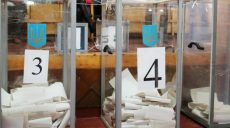 Більше 20 бюлетенів було зіпсовано на одній із виборчих дільниць Харкова (відео)