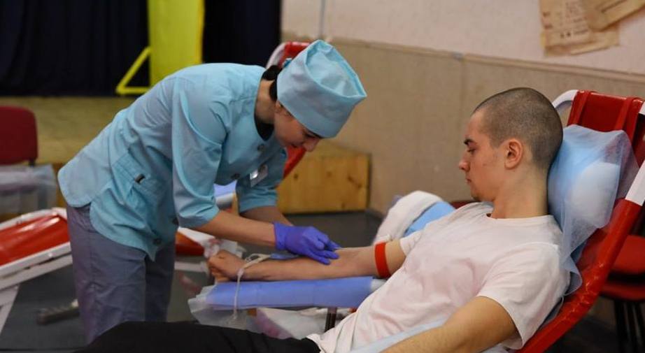 Студенты сдали кровь для онкобольных детей Харькова (фото)