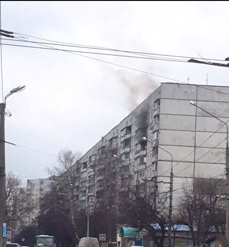 На Павловом Поле горел балкон в многоэтажке