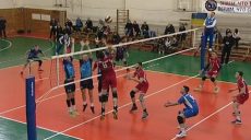 Харьковские волейболисты вышли в полуфинал суперлиги