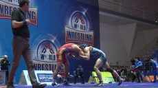 В Харькове стартовал чемпионат Украины по вольной борьбе (фото)