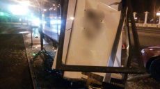 На Сумской «Toyota» въехала в остановку общественного транспорта