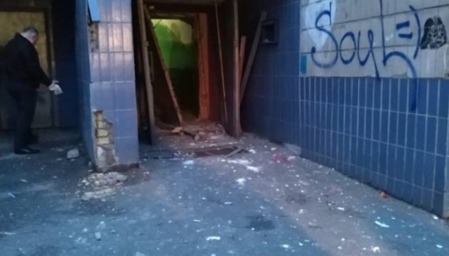 В Киеве произошел взрыв в подъезде жилого дома, есть пострадавшие (фото, видео)