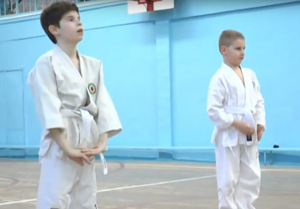 У навчальних закладах Київського району відкрили чотири секції карате (відео)
