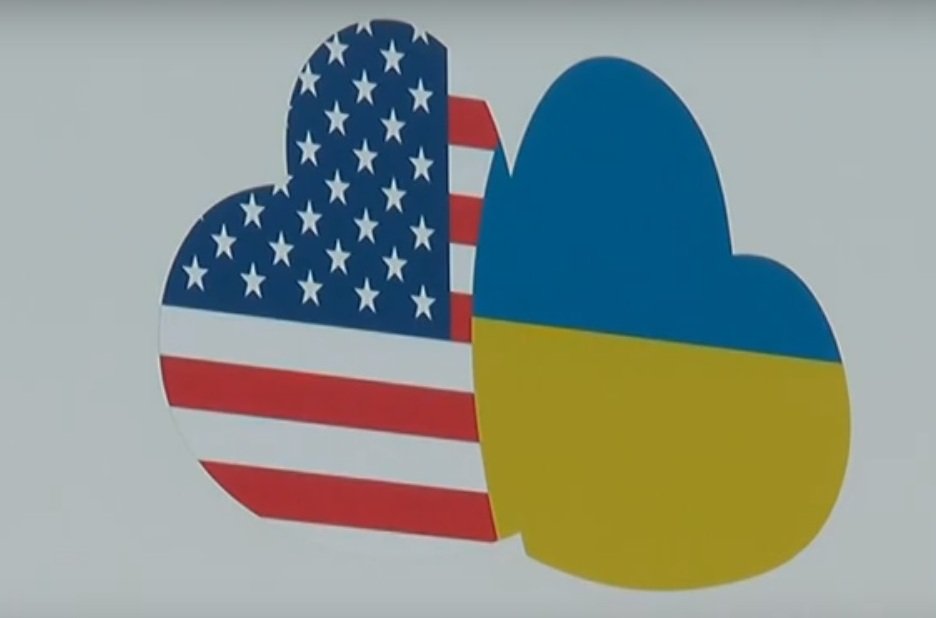 У Харкові стартував україно-американський благодійний проект «Незабутня квітка» (відео)