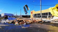Над Украиной пронесся ураган: обесточены 94 населенных пункта
