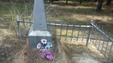 Под Харьковом мужчина воровал оградки с кладбища (фото)