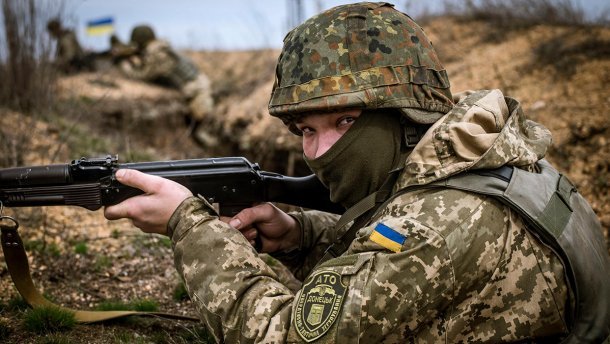 Сутки на Донбассе: ранены двое украинских военнослужащих