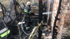 В Холодногорском районе произошел пожар в частном домовладении (фото)