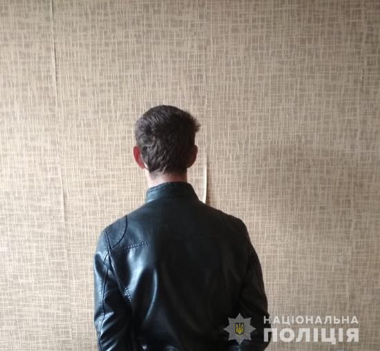 Мужчина избил прохожего за отказ позвонить по его мобильному телефону