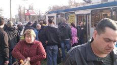 В Харькове в салоне троллейбуса распылили газ
