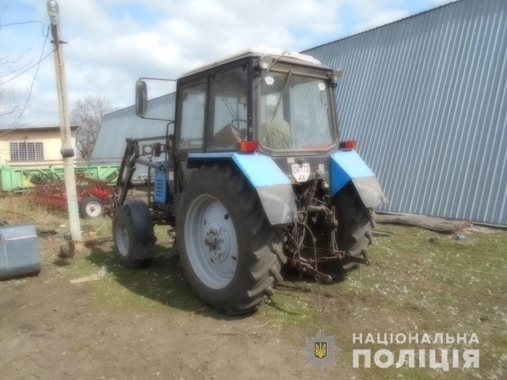 На Харьковщине два парня разобрали трактор соседа на металлолом (фото)