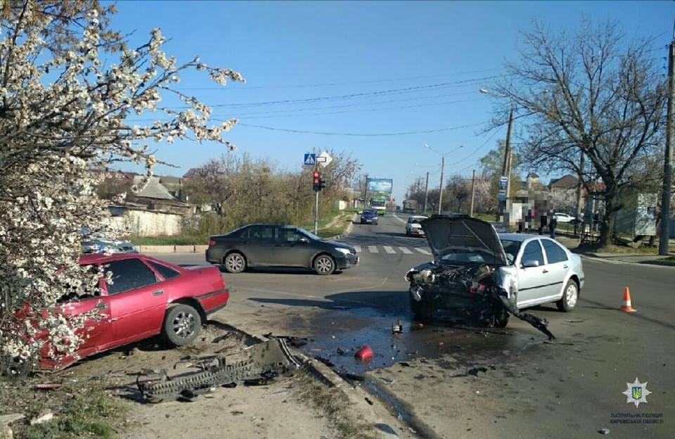 На Тракторостроителей в ДТП пострадали три человека (фото)