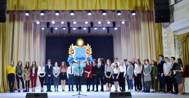Харьковские школьники победили на Всеукраинском турнире юных историков