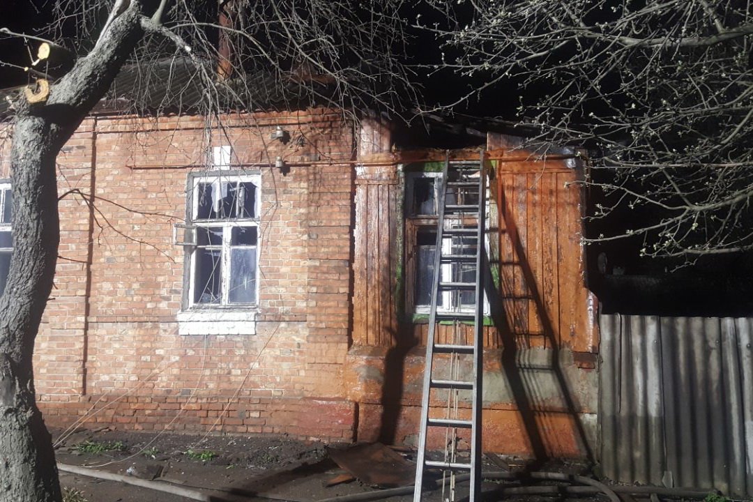 Смелые харьковчанки прорвались сквозь огонь (фото)